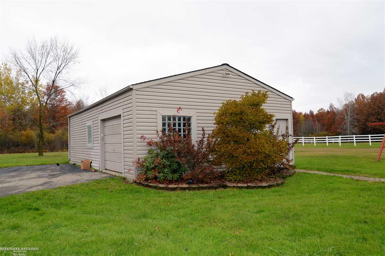 5380 County Line Road New Haven, MI 48048 - Photo 24 of 94 31364666-23.JPG