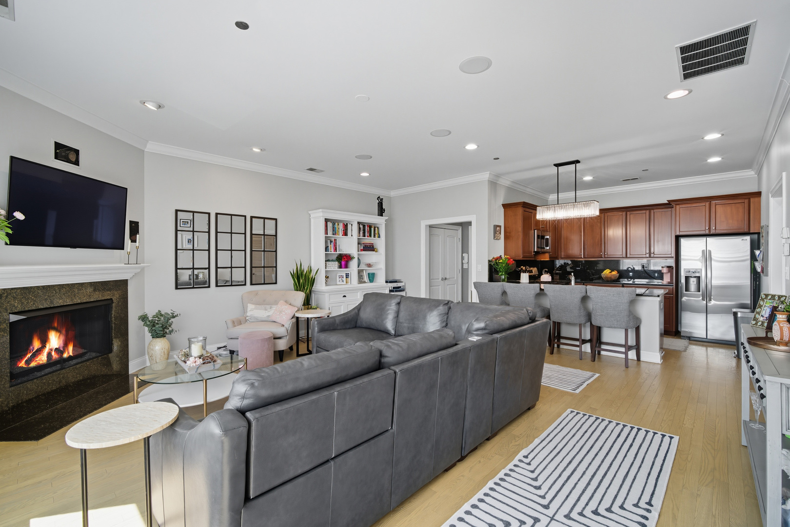 2801 North Oakley Avenue, Unit 202 Chicago, IL 60618 - Photo 7 of 20