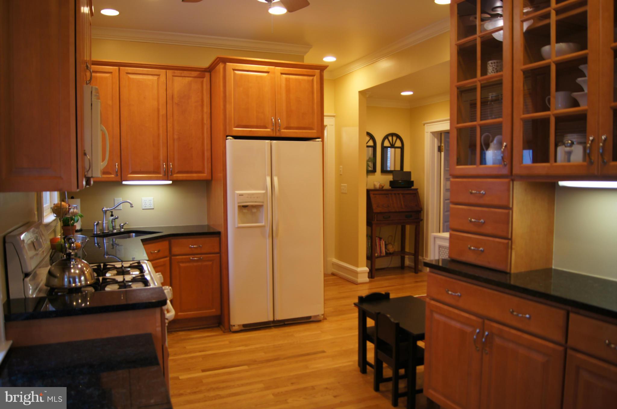 412 Hawthorn Road Baltimore, MD 21210 - Photo 12 of 30 Nicely updated and very efficient