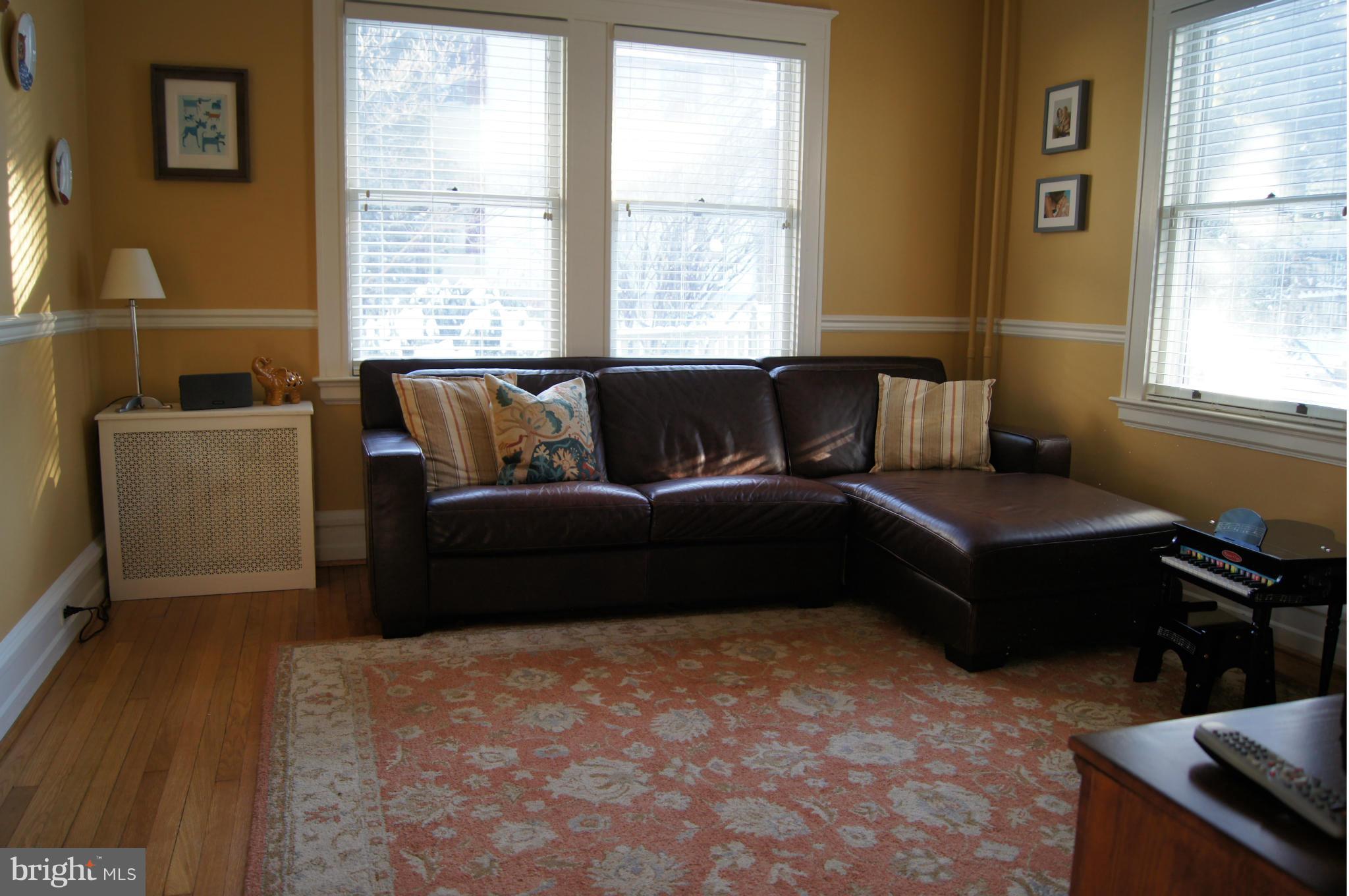 412 Hawthorn Road Baltimore, MD 21210 - Photo 9 of 30 First floor family room rare for Roland Park