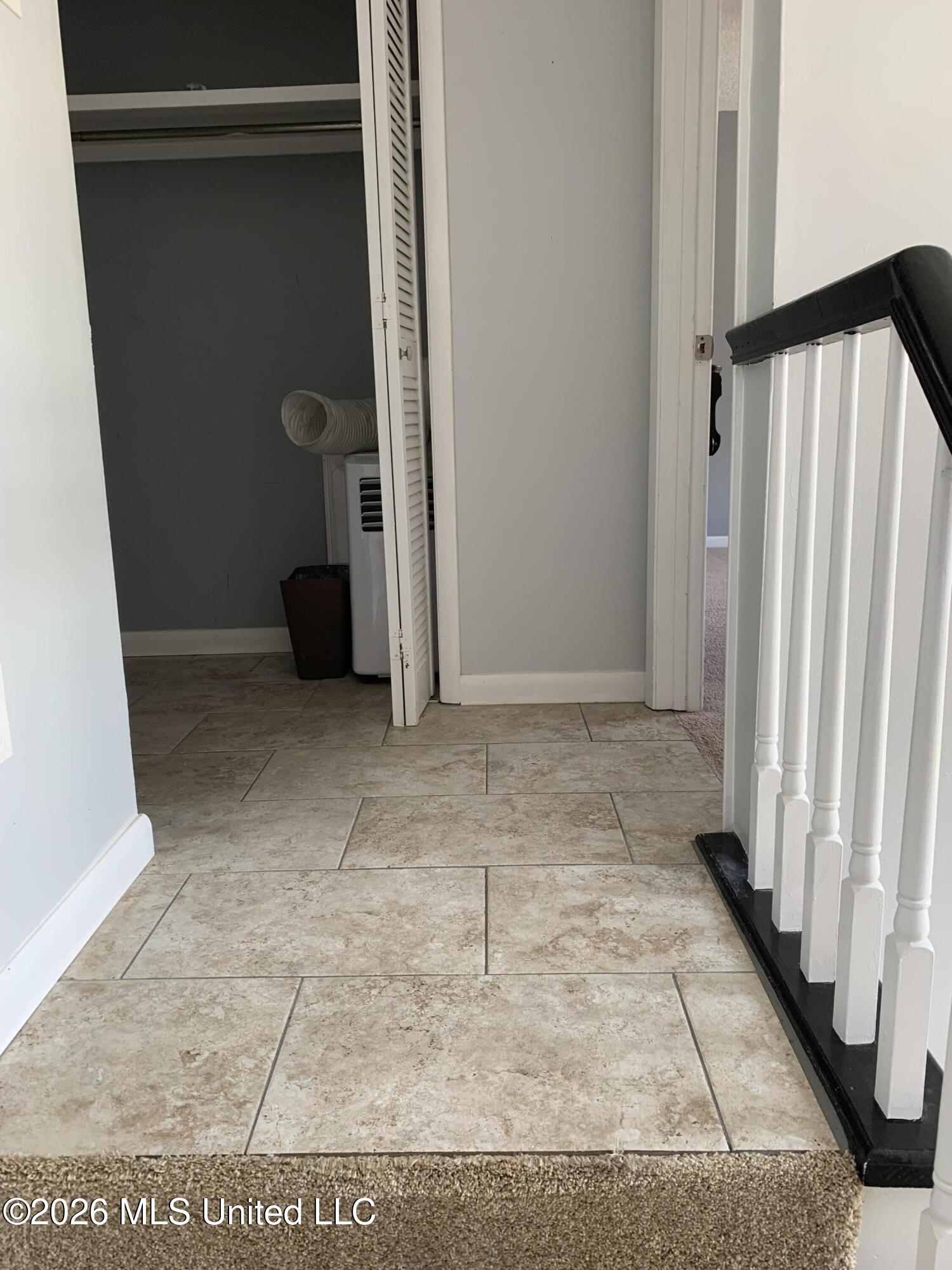 928 Courthouse Road, Unit 38 Gulfport, MS 39507 - Photo 14 of 21 Upstairs Landing-Hallway