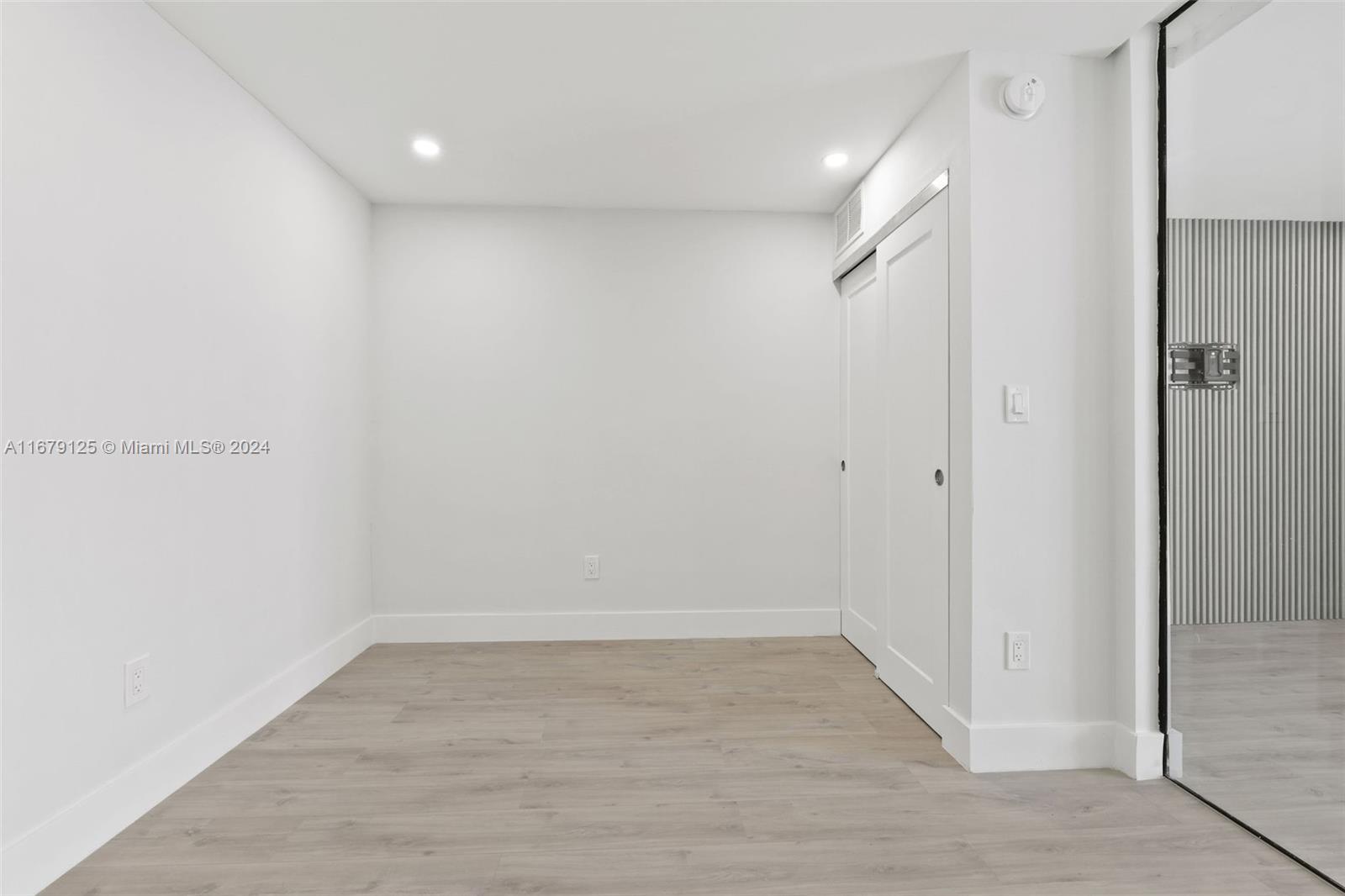1340 Lincoln Road, Unit 603 Miami Beach, FL 33139 - Photo 11 of 21 Gallery Image 11