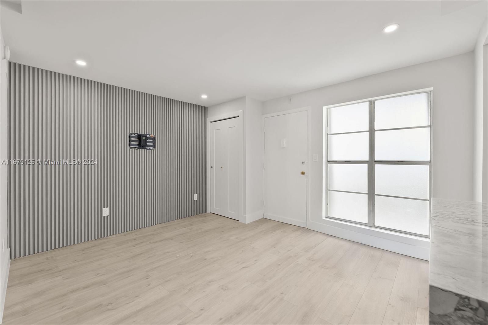 1340 Lincoln Road, Unit 603 Miami Beach, FL 33139 - Photo 3 of 21 Gallery Image 3