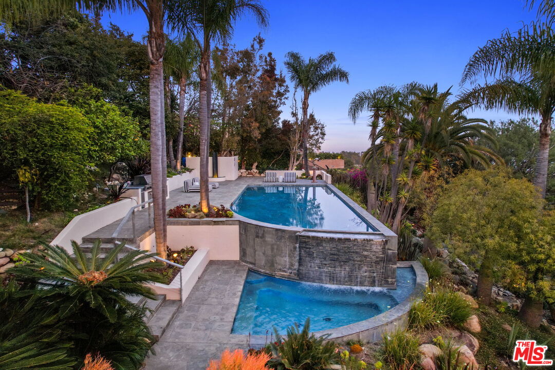 28177 Rey De Copas Lane Malibu, CA 90265 - Photo 3 of 36