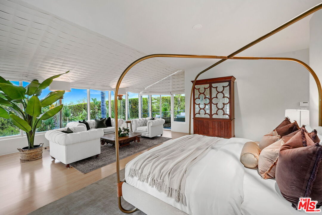 28177 Rey De Copas Lane Malibu, CA 90265 - Photo 10 of 36