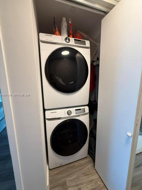 460 Northeast 28th Street, Unit 3408 Miami, FL 33137 - Photo 11 of 37 a utility room with dryer and washer