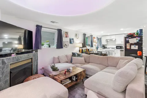 $1,995,000 | 3139 North Clifton Avenue, Chicago, IL 60657