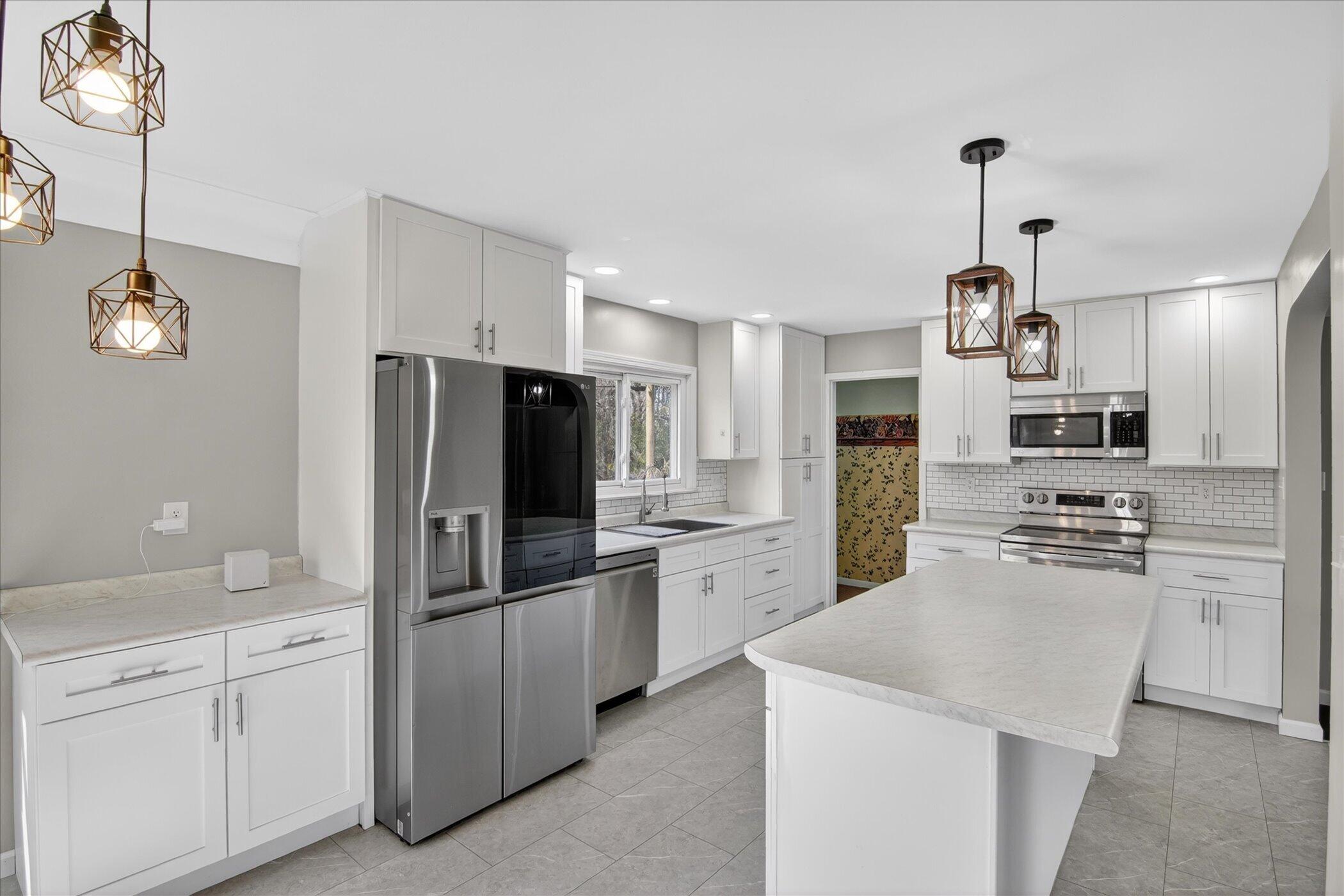 2883 West Parnall Road Jackson, MI 49201 - Photo 2 of 52 22-2883-W-Parnall-Rd-Windowstill