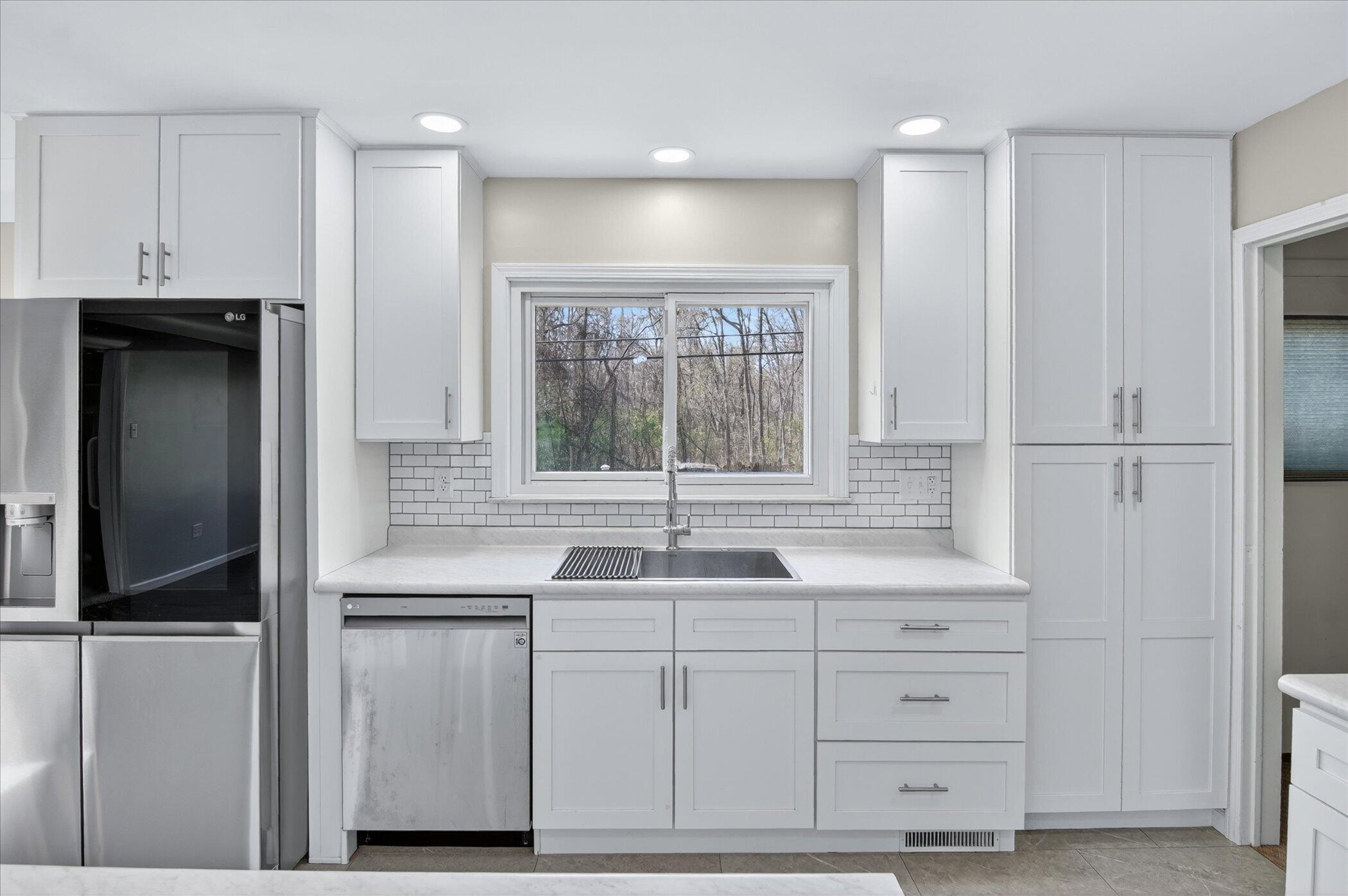 2883 West Parnall Road Jackson, MI 49201 - Photo 4 of 52 24-2883-W-Parnall-Rd-Windowstill