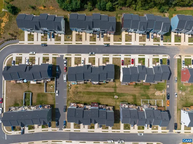 $294,000 | 236 Willowshire Court, Waynesboro, VA 22980