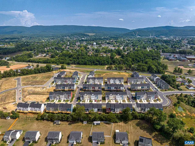 $297,000 | 236 Willowshire Court, Waynesboro, VA 22980