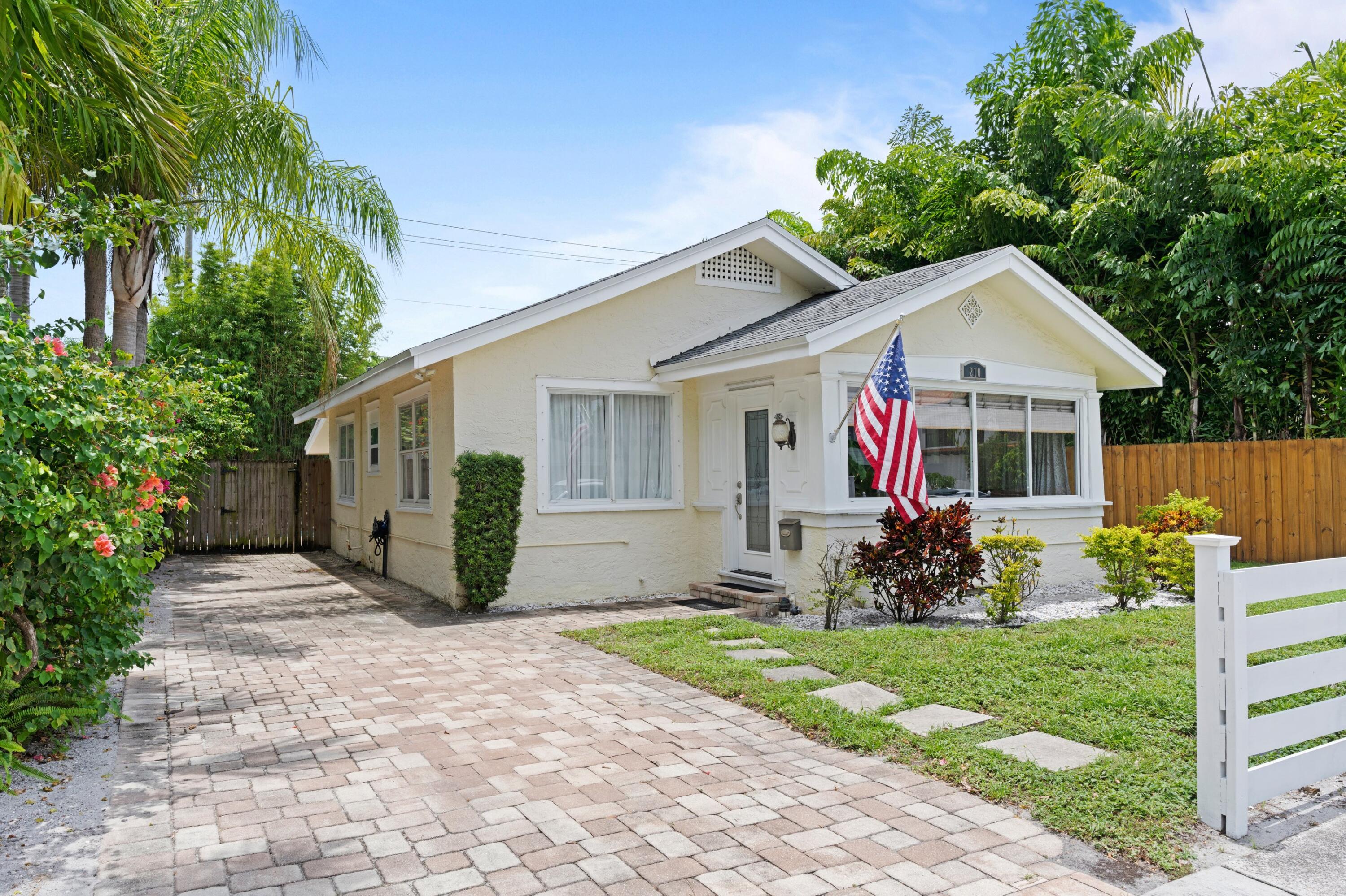 210 Malverne Road West Palm Beach, FL 33405 - Photo 1 of 29 DSC01732.jpg-SMALL