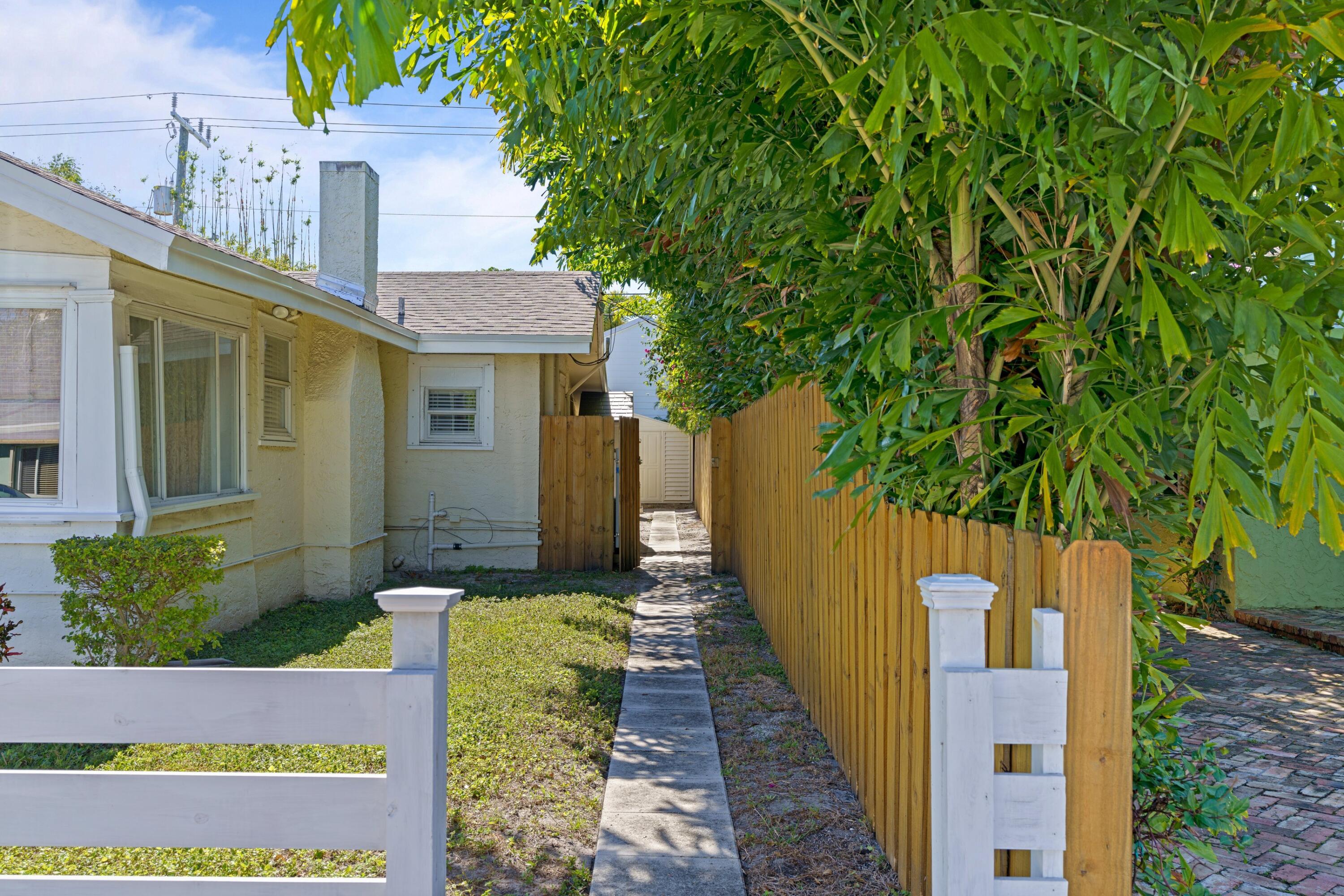210 Malverne Road West Palm Beach, FL 33405 - Photo 28 of 29 DSC03527.jpg-SMALL