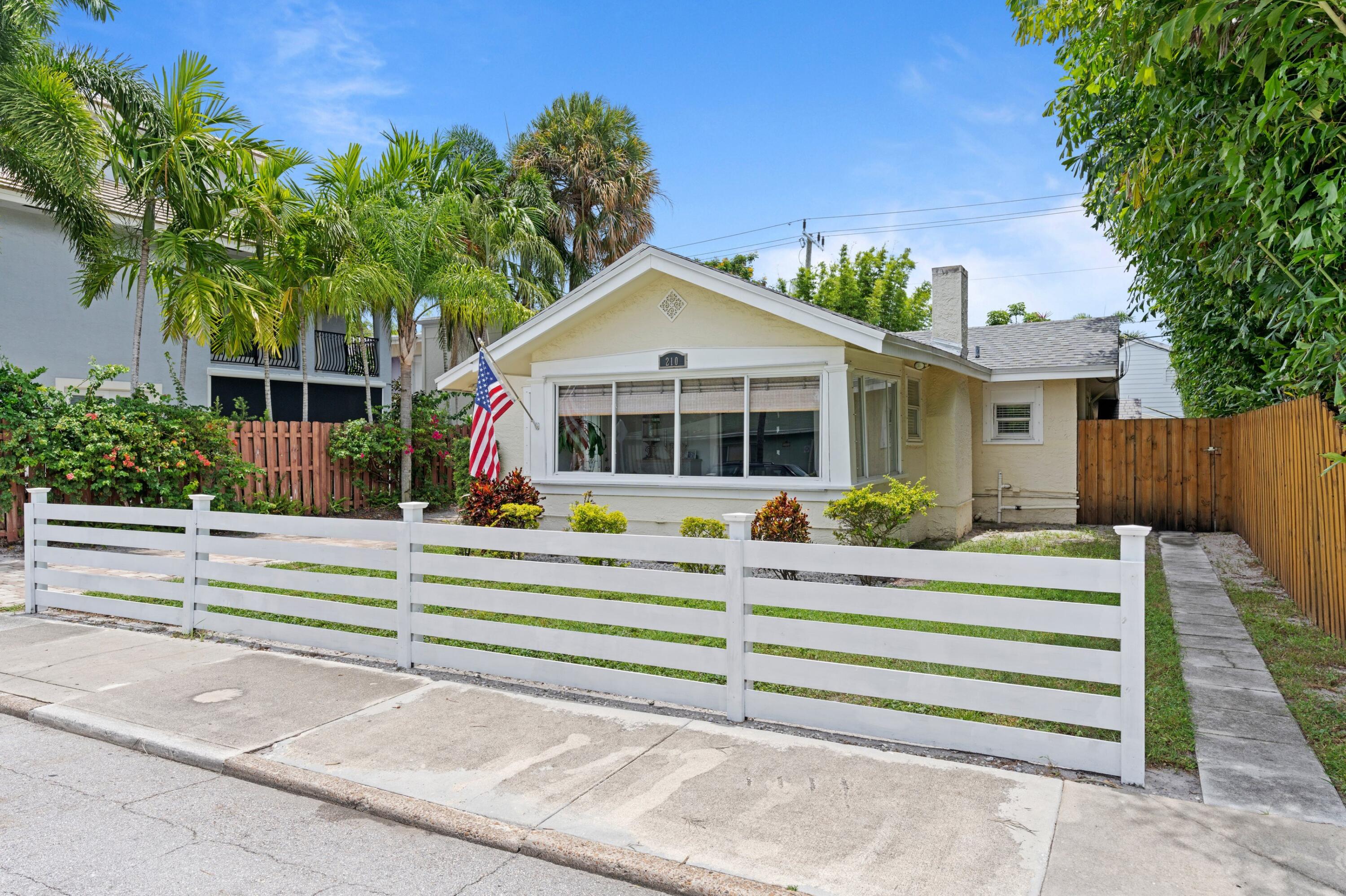 210 Malverne Road West Palm Beach, FL 33405 - Photo 3 of 29 DSC01747.jpg-SMALL