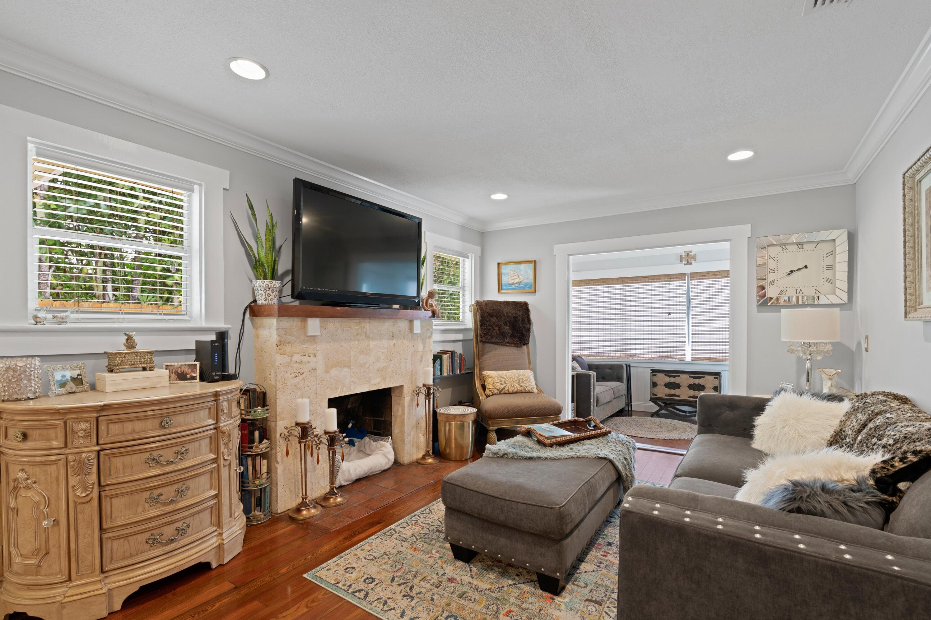 210 Malverne Road West Palm Beach, FL 33405 - Photo 7 of 29 DSC01704.jpg-SMALL