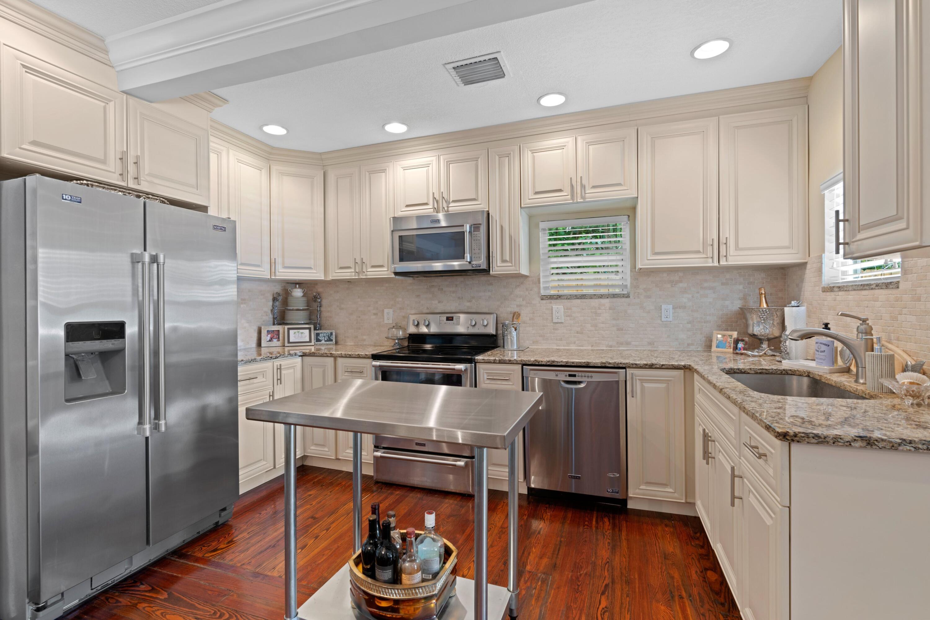 210 Malverne Road West Palm Beach, FL 33405 - Photo 8 of 29 DSC01649.jpg-SMALL