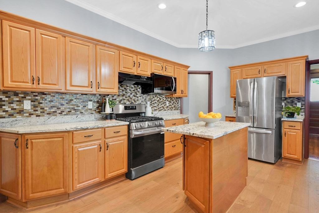 288 St James Avenue Springfield, MA 01109 - Photo 15 of 41