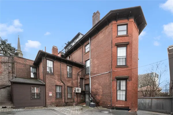 $735,000 | 281 Benefit Street, Unit B, Providence, RI 02903