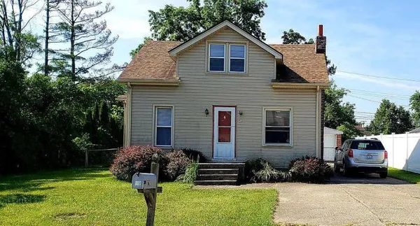 $299,900 | 71 Cloveridge Drive, Troy, MI 48084