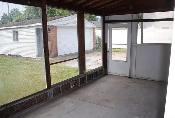 $299,900 | 71 Cloveridge Drive, Troy, MI 48084