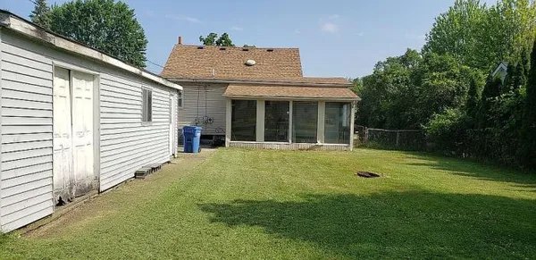 $299,900 | 71 Cloveridge Drive, Troy, MI 48084