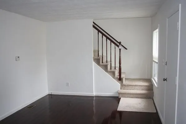 $299,900 | 71 Cloveridge Drive, Troy, MI 48084