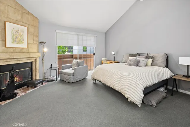 $699,000 | 5715 Etiwanda Avenue, Unit 4, Tarzana, CA 91356