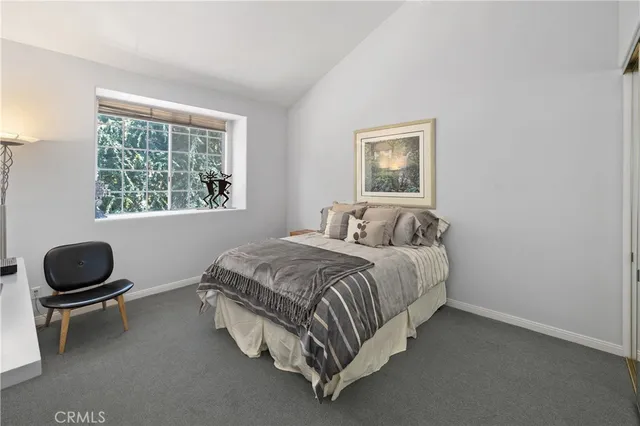 $699,000 | 5715 Etiwanda Avenue, Unit 4, Tarzana, CA 91356