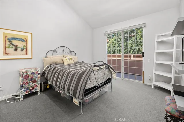 $699,000 | 5715 Etiwanda Avenue, Unit 4, Tarzana, CA 91356