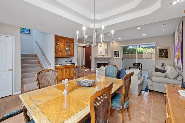 $699,000 | 5715 Etiwanda Avenue, Unit 4, Tarzana, CA 91356