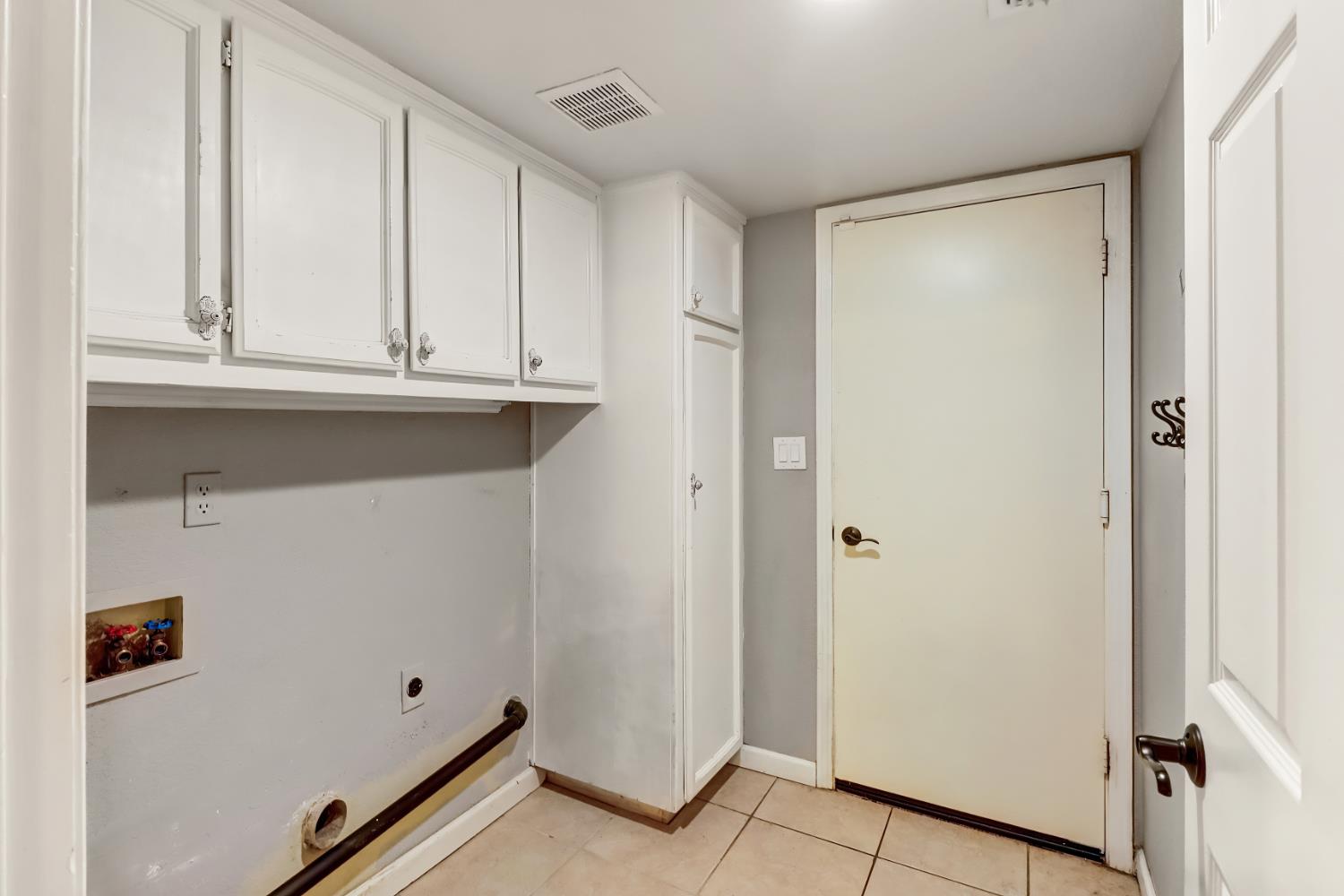 4683 Abrijo Road Cameron Park, CA 95682 - Photo 30 of 53 a view of an empty room