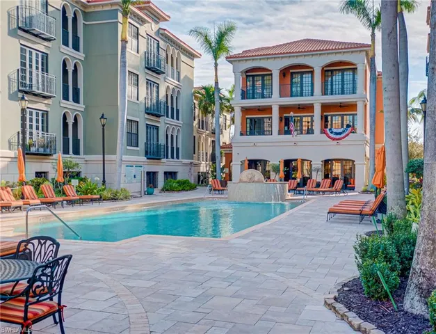 a view of a livingroom with furniture