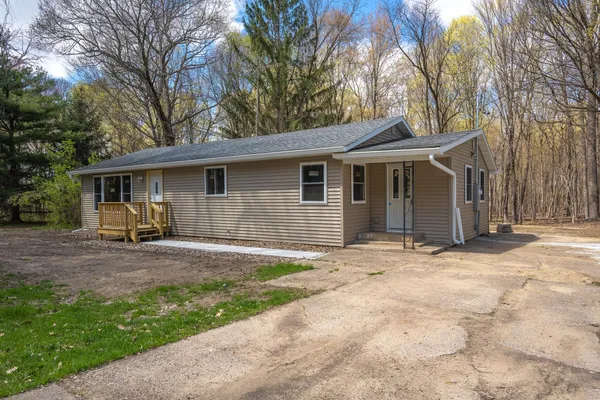 $299,000 | E5329 1370th Avenue, Ridgeland, WI 54763