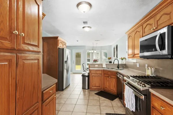 $325,000 | 6465 Tahoe Drive, Beaumont, TX 77713