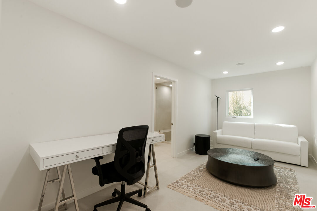 9432 Oakmore Road Los Angeles, CA 90035 - Photo 13 of 49