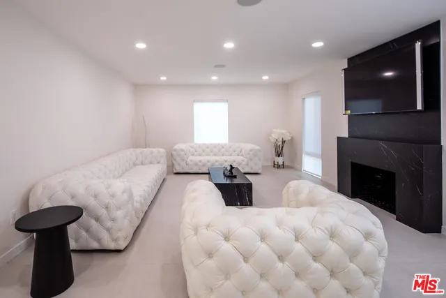 $26,900 | 9432 Oakmore Road, Los Angeles, CA 90035