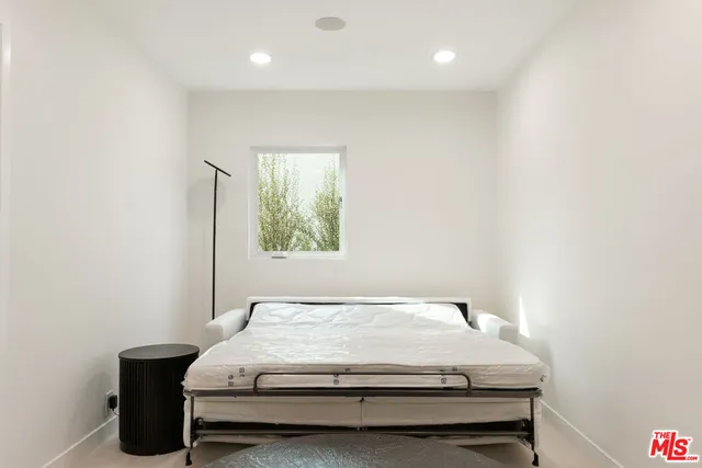 $26,900 | 9432 Oakmore Road, Los Angeles, CA 90035