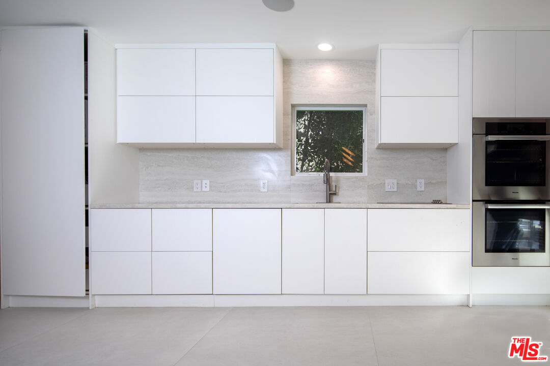 9432 Oakmore Road Los Angeles, CA 90035 - Photo 23 of 49