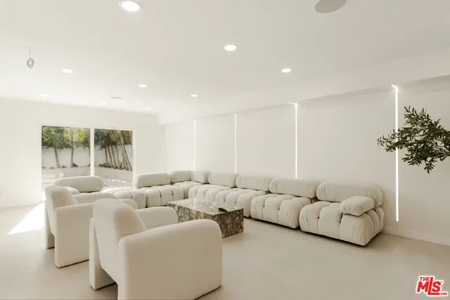 $26,900 | 9432 Oakmore Road, Los Angeles, CA 90035