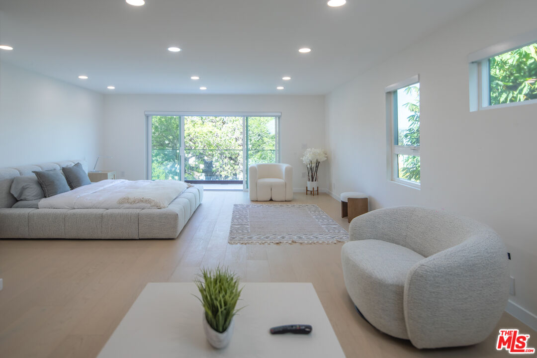 9432 Oakmore Road Los Angeles, CA 90035 - Photo 27 of 49