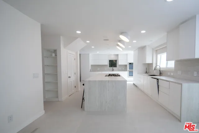 $26,900 | 9432 Oakmore Road, Los Angeles, CA 90035