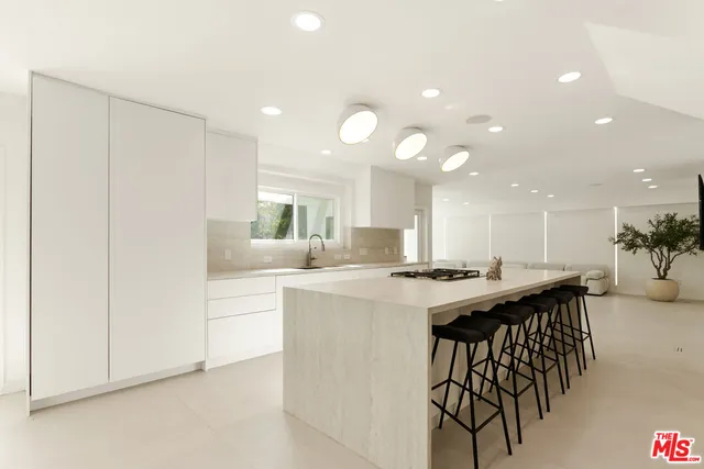 $26,900 | 9432 Oakmore Road, Los Angeles, CA 90035