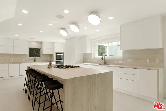 $26,900 | 9432 Oakmore Road, Los Angeles, CA 90035