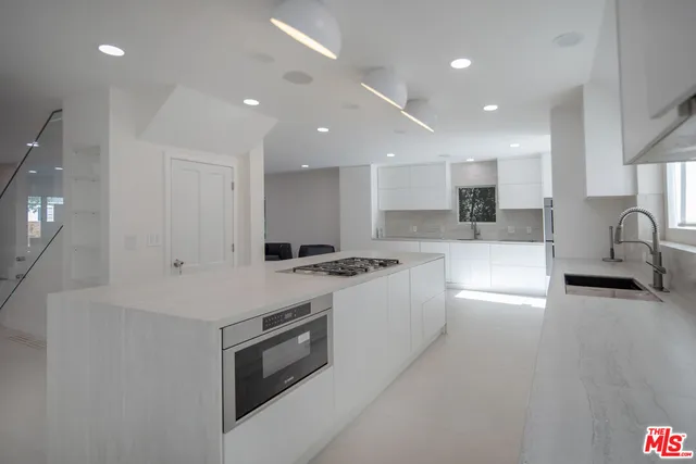 $26,900 | 9432 Oakmore Road, Los Angeles, CA 90035