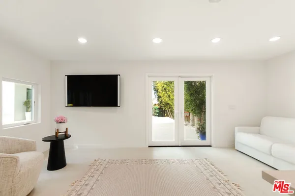 $23,950 | 9432 Oakmore Road, Los Angeles, CA 90035