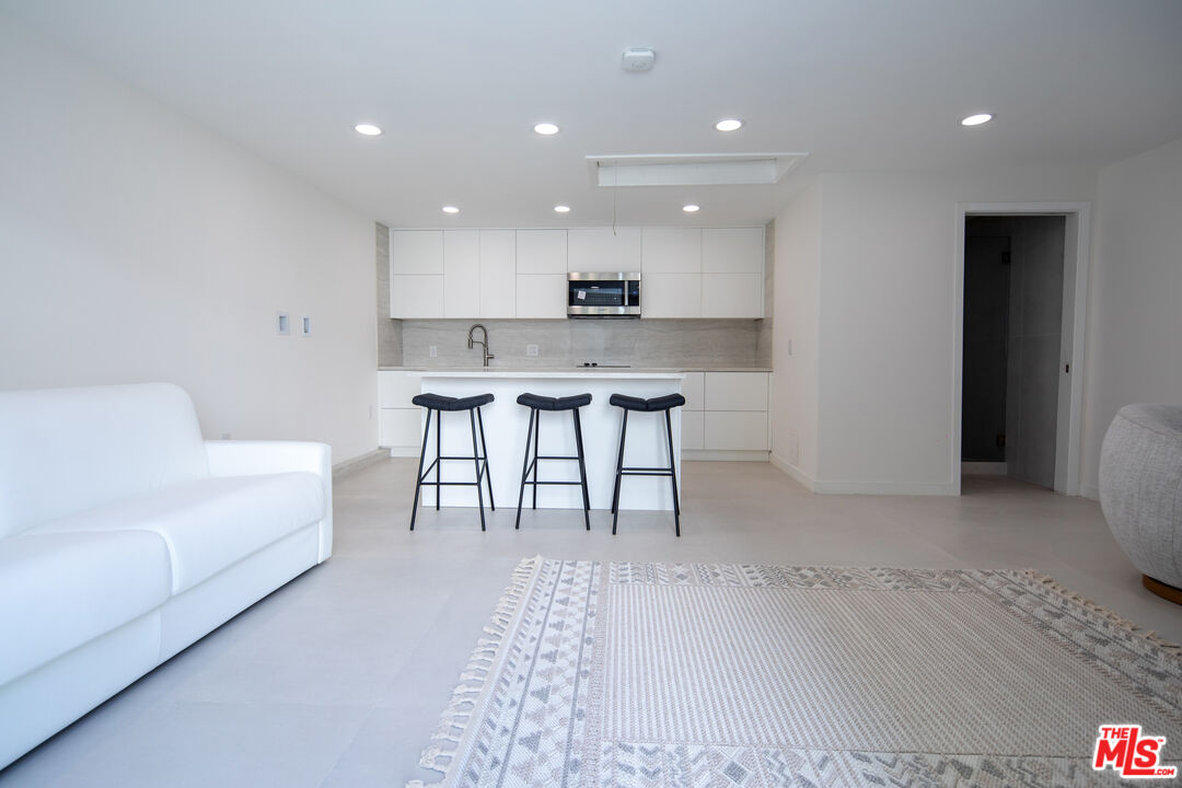 9432 Oakmore Road Los Angeles, CA 90035 - Photo 40 of 49