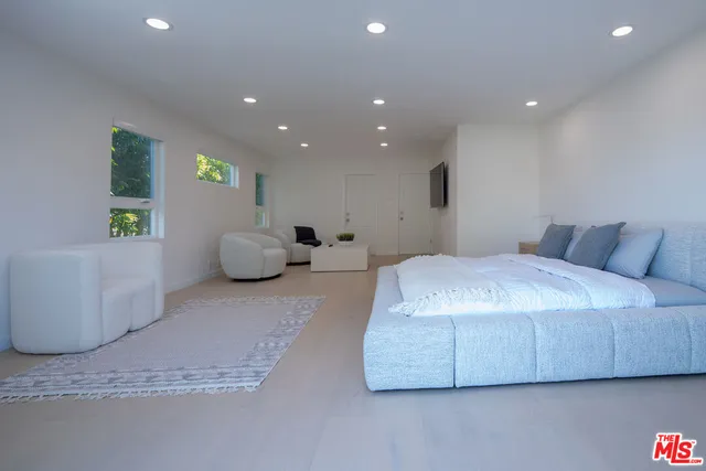 $26,900 | 9432 Oakmore Road, Los Angeles, CA 90035