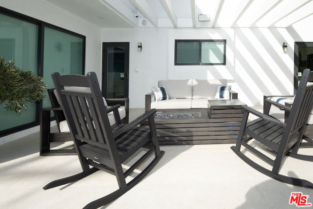 9432 Oakmore Road Los Angeles, CA 90035 - Photo 43 of 49