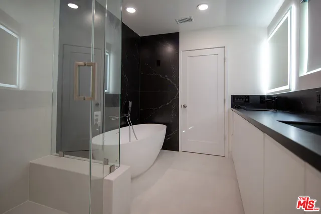 $26,900 | 9432 Oakmore Road, Los Angeles, CA 90035