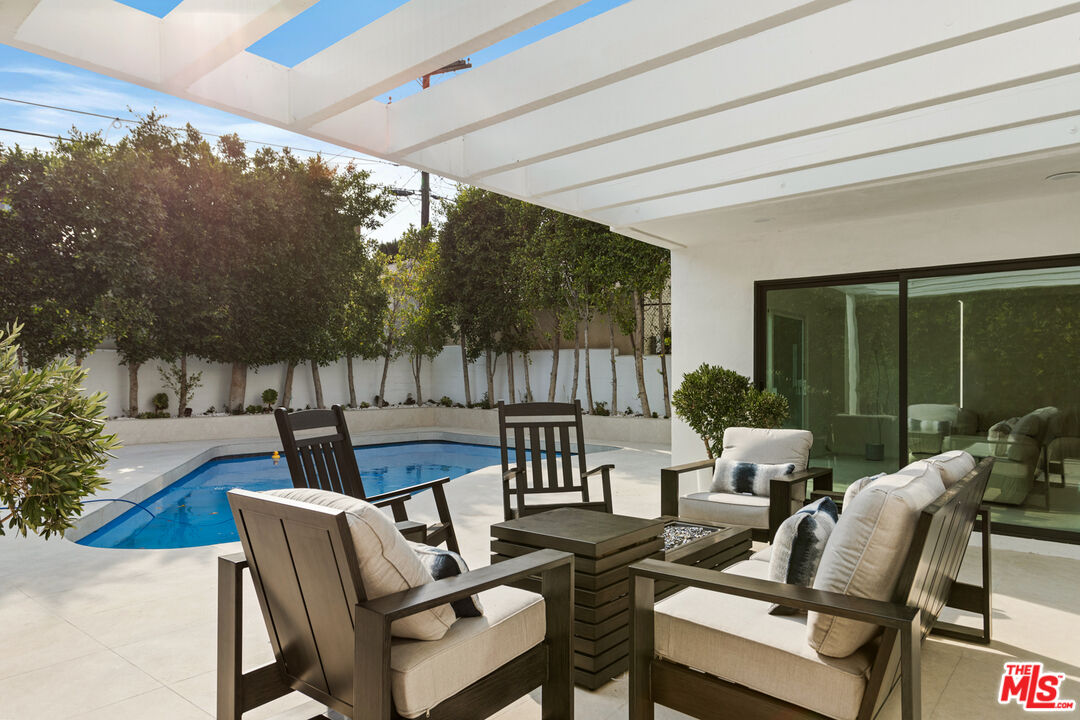 9432 Oakmore Road Los Angeles, CA 90035 - Photo 47 of 49